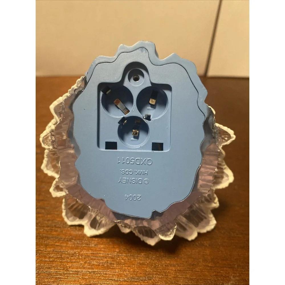 2004 Hallmark Keepsake‎ Ornament featuring